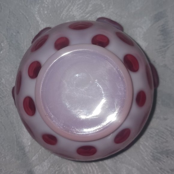 Vintage Fenton Cranberry Opalescent Coin Spot Small Vase - Picture 4 of 4